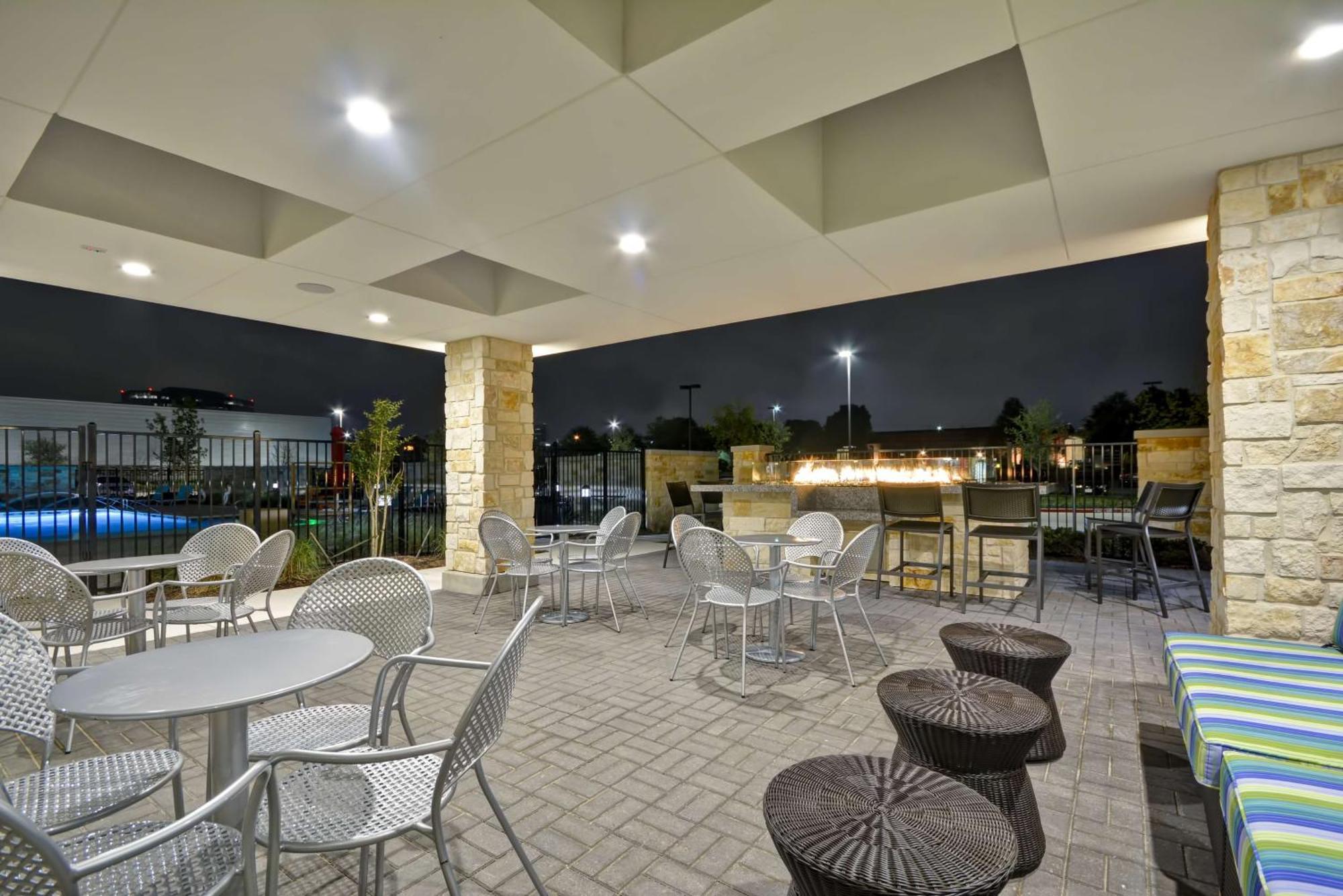 Home2 Suites By Hilton Dallas Addison Exterior photo